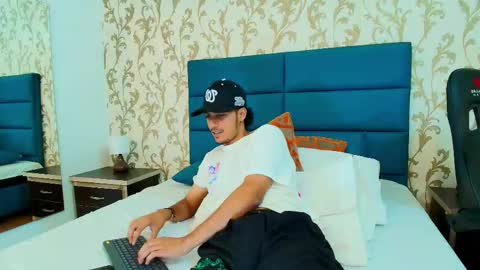 Snapshot of marcus_jeron chatting on 10/03/25, 04:20 marcus_jeron online show from 10/03/25, 04:20