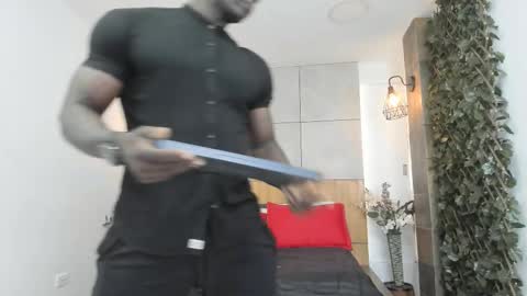 Snapshot of marcusblack_ chatting on 12/22/25, 12:13 Marcusssss online show from 12/22/25, 12:13