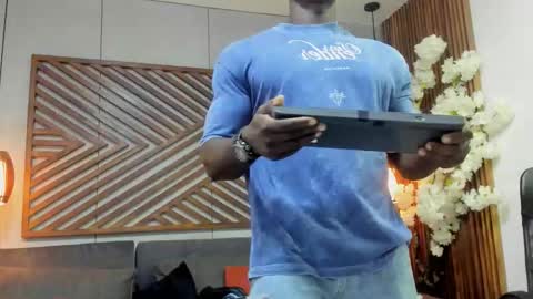 Snapshot of marcusblack_ chatting on 02/14/26, 12:02 Marcusssss online show from 02/14/26, 12:02