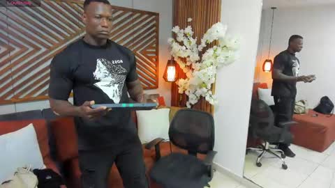 Snapshot of marcusblack_ chatting on 04/15/26, 12:12 Marcusssss online show from 04/15/26, 12:12