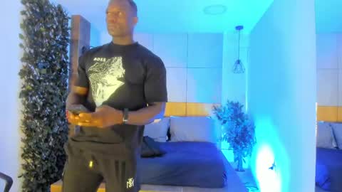 Snapshot of marcusblack_ chatting on 04/16/26, 12:06 Marcusssss online show from 04/16/26, 12:06