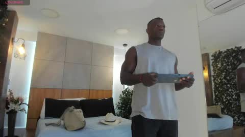 Snapshot of marcusblack_ chatting on 04/25/26, 12:19 Marcusssss online show from 04/25/26, 12:19