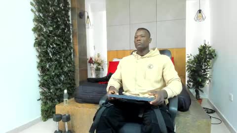 Snapshot of marcusblack_ chatting on 05/14/26, 12:23 Marcusssss online show from 05/14/26, 12:23