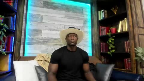 Snapshot of marcusblack_ chatting on 05/16/26, 01:10 Marcusssss online show from 05/16/26, 01:10