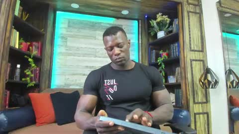 Snapshot of marcusblack_ chatting on 05/22/26, 02:01 Marcusssss online show from 05/22/26, 02:01
