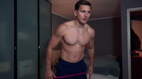 Marcus Diamond  online show from 10/27/25, 04:11