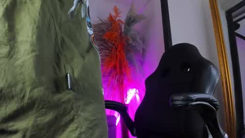 Snapshot of marcusevanss chatting on 10/26/25, 12:22 Marcus online show from 10/26/25, 12:22