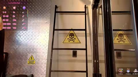 Snapshot of marcusrain_ chatting on 09/17/25, 01:18 Marcus online show from 09/17/25, 01:18