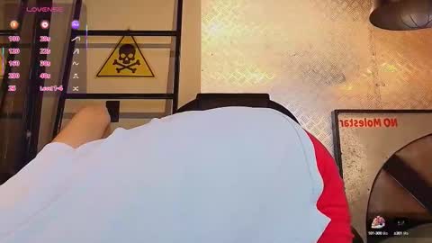 Snapshot of marcusrain_ chatting on 10/04/25, 04:21 Marcus online show from 10/04/25, 04:21