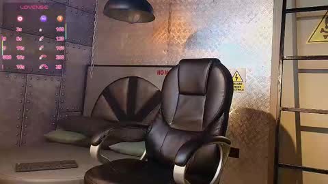 Snapshot of marcusrain_ chatting on 10/08/25, 03:04 Marcus online show from 10/08/25, 03:04