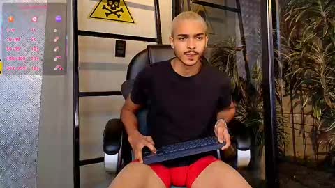 Snapshot of marcusrain_ chatting on 10/11/25, 04:55 Marcus online show from 10/11/25, 04:55