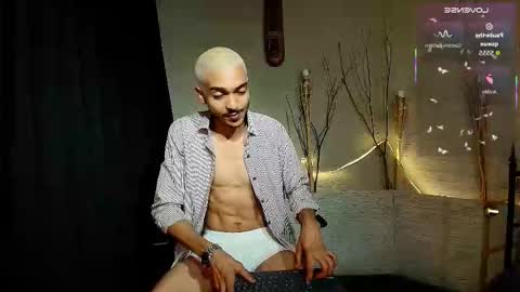 Snapshot of marcusrain_ chatting on 11/13/25, 10:30 Marcus online show from 11/13/25, 10:30