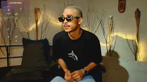 Snapshot of marcusrain_ chatting on 11/23/25, 07:35 Marcus online show from 11/23/25, 07:35