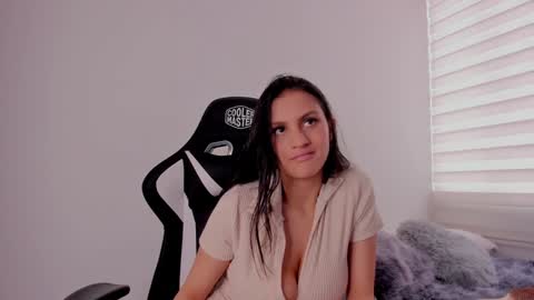 Snapshot of mardybum_ chatting on 02/07/25, 06:02 Maria online show from 02/07/25, 06:02