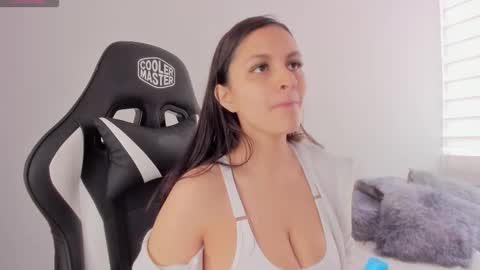 Snapshot of mardybum_ chatting on 10/27/25, 06:45 Maria online show from 10/27/25, 06:45