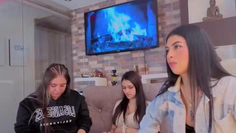 Snapshot of mardybum_ chatting on 10/28/25, 08:22 Maria online show from 10/28/25, 08:22