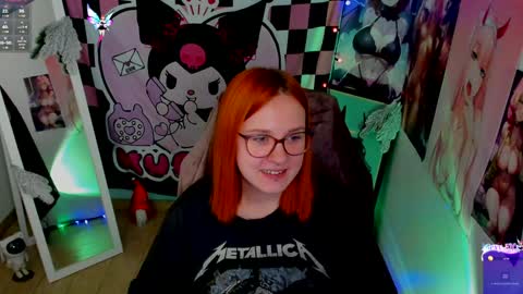 Snapshot of margaret_red chatting on 12/10/24, 01:44 Margaret online show from 12/10/24, 01:44