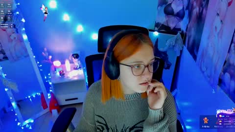 Snapshot of margaret_red chatting on 12/15/24, 04:26 Margaret online show from 12/15/24, 04:26