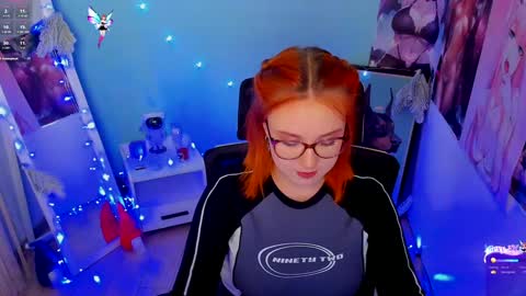 Snapshot of margaret_red chatting on 12/20/24, 10:54 Margaret online show from 12/20/24, 10:54