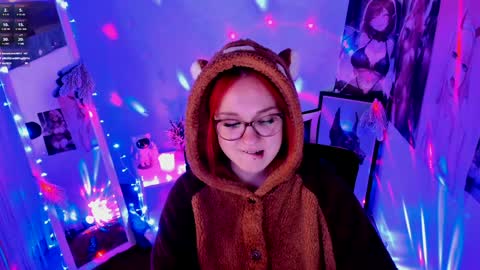 Snapshot of margaret_red chatting on 01/11/25, 05:10 Margaret online show from 01/11/25, 05:10