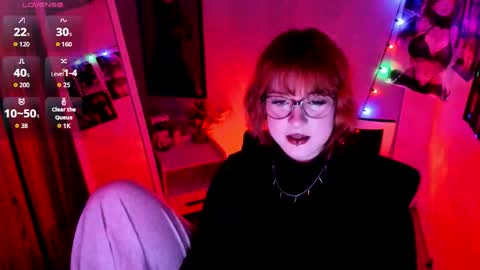 Snapshot of margaret_red chatting on 09/11/25, 09:15 Margaret online show from 09/11/25, 09:15