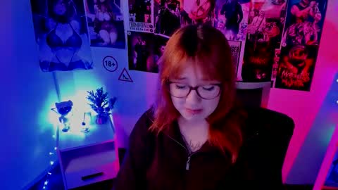 Snapshot of margaret_red chatting on 09/24/25, 08:23 Margaret online show from 09/24/25, 08:23