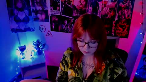 Snapshot of margaret_red chatting on 09/25/25, 07:28 Margaret online show from 09/25/25, 07:28