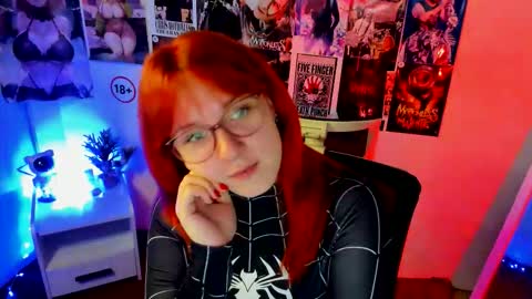 Snapshot of margaret_red chatting on 10/10/25, 06:40 Margaret online show from 10/10/25, 06:40