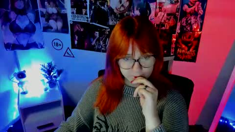 Snapshot of margaret_red chatting on 10/14/25, 06:52 Margaret online show from 10/14/25, 06:52