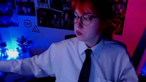 Snapshot of margaret_red chatting on 10/15/25, 12:27 Margaret online show from 10/15/25, 12:27