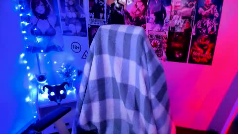 Snapshot of margaret_red chatting on 11/05/25, 10:21 Margaret online show from 11/05/25, 10:21