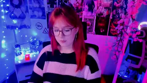 Snapshot of margaret_red chatting on 11/13/25, 11:31 Margaret online show from 11/13/25, 11:31