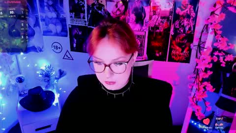 Snapshot of margaret_red chatting on 12/01/25, 08:36 Margaret online show from 12/01/25, 08:36