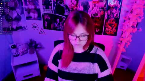 Snapshot of margaret_red chatting on 12/13/25, 07:53 Margaret online show from 12/13/25, 07:53