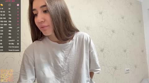 Snapshot of margaretawieczorek chatting on 06/18/26, 04:02 Emily online show from 06/18/26, 04:02