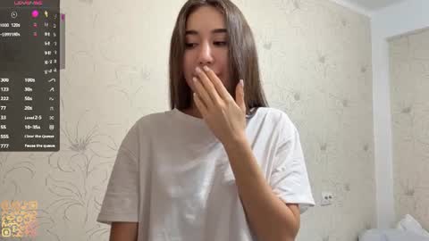 Snapshot of margaretawieczorek chatting on 06/20/26, 04:48 Emily online show from 06/20/26, 04:48
