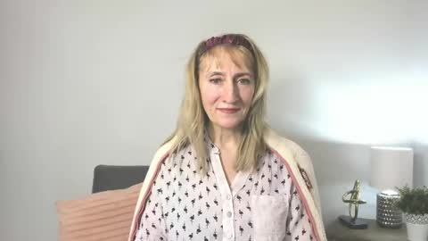 margaretmature online show from 02/12/25, 07:35