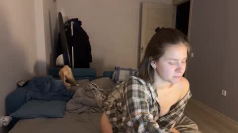 Snapshot of margaretstrein chatting on 04/20/26, 04:21 Alex and Jane online show from 04/20/26, 04:21