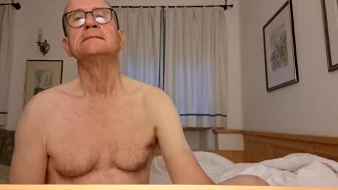 marginalie online show from 09/30/25, 06:29