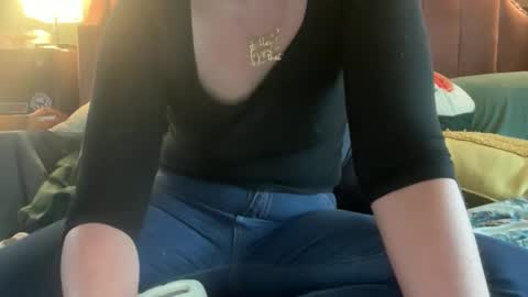 Snapshot of margolane chatting on 04/21/26, 03:50 Elle online show from 04/21/26, 03:50