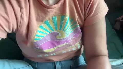 Snapshot of margolane chatting on 07/17/26, 02:45 Elle online show from 07/17/26, 02:45