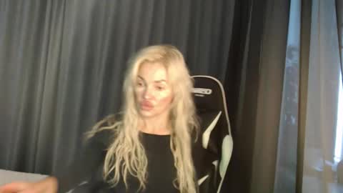 Snapshot of margoo_77 chatting on 10/22/25, 09:31 Margoo online show from 10/22/25, 09:31