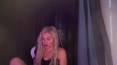 Snapshot of margoo_77 chatting on 11/14/25, 05:39 Margoo online show from 11/14/25, 05:39