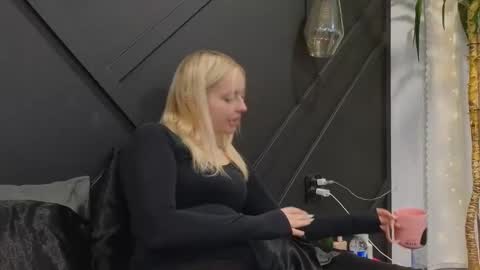 Snapshot of margot_robbie7 chatting on 01/29/25, 01:27 margot_robbie7 online show from 01/29/25, 01:27