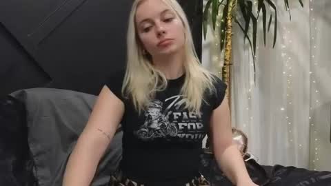 Snapshot of margot_robbie7 chatting on 02/12/25, 03:40 margot_robbie7 online show from 02/12/25, 03:40