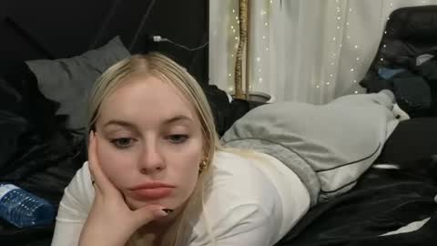 Snapshot of margot_robbie7 chatting on 02/21/25, 04:18 margot_robbie7 online show from 02/21/25, 04:18