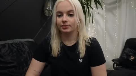 Snapshot of margot_robbie7 chatting on 03/06/25, 04:41 margot_robbie7 online show from 03/06/25, 04:41