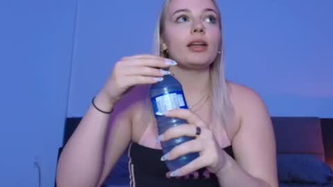 Snapshot of margot_robbie7 chatting on 09/11/25, 01:28 margot_robbie7 online show from 09/11/25, 01:28