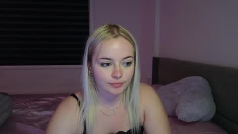 Snapshot of margot_robbie7 chatting on 09/22/25, 12:12 margot_robbie7 online show from 09/22/25, 12:12