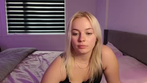 Snapshot of margot_robbie7 chatting on 09/27/25, 10:48 margot_robbie7 online show from 09/27/25, 10:48